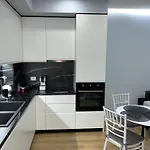 Franci\'S Apartment No1